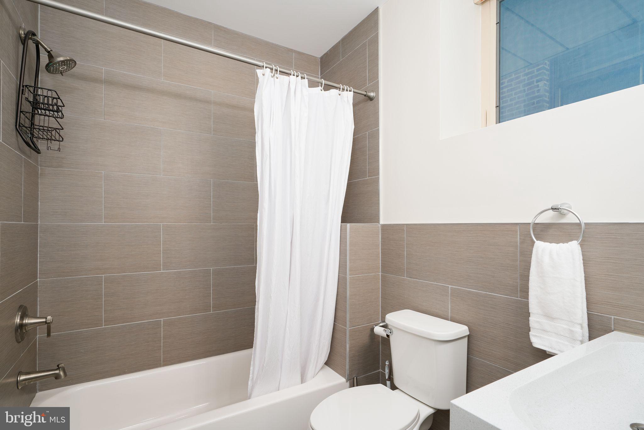 1213 Fitzwater St #A