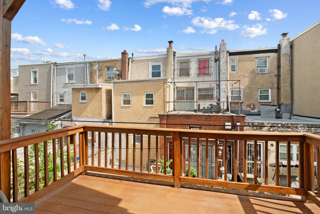533 Titan St
