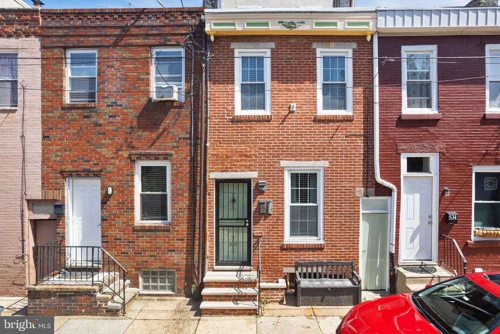 533 Titan St
