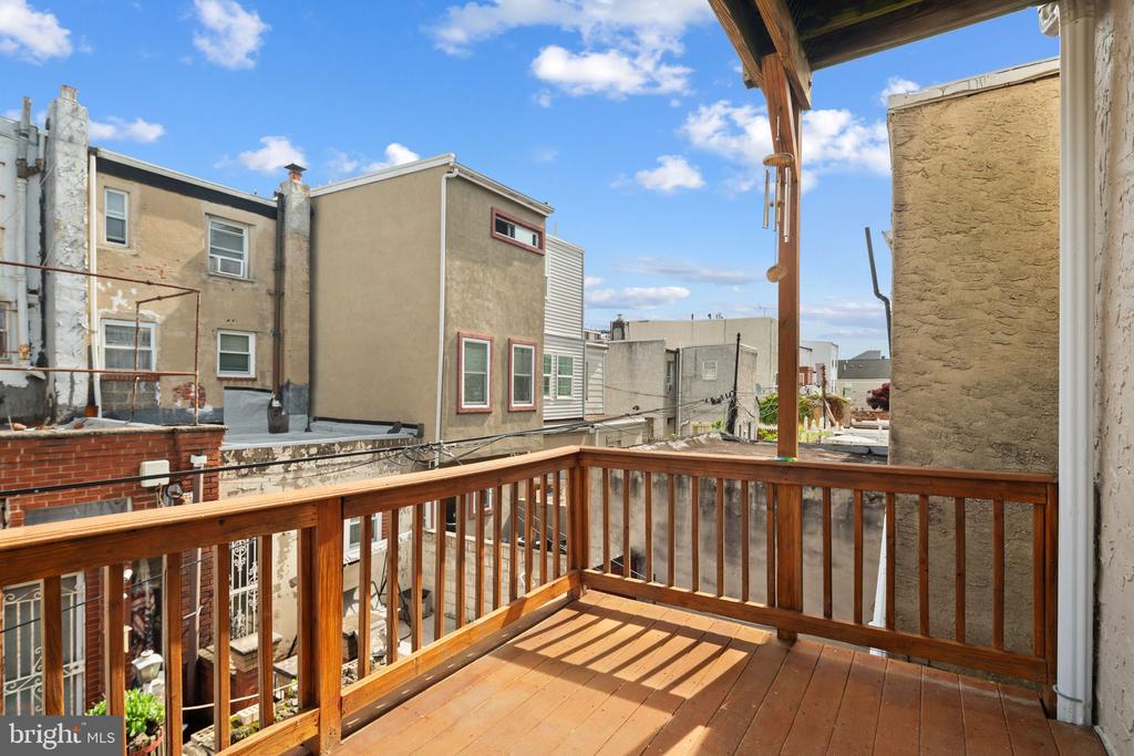 533 Titan St