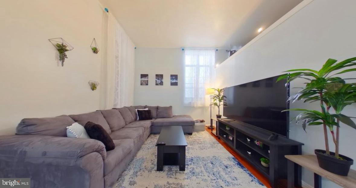 1601 SPRING GARDEN ST #218