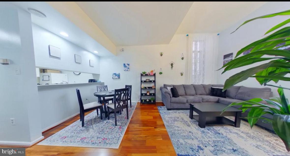 1601 SPRING GARDEN ST #218