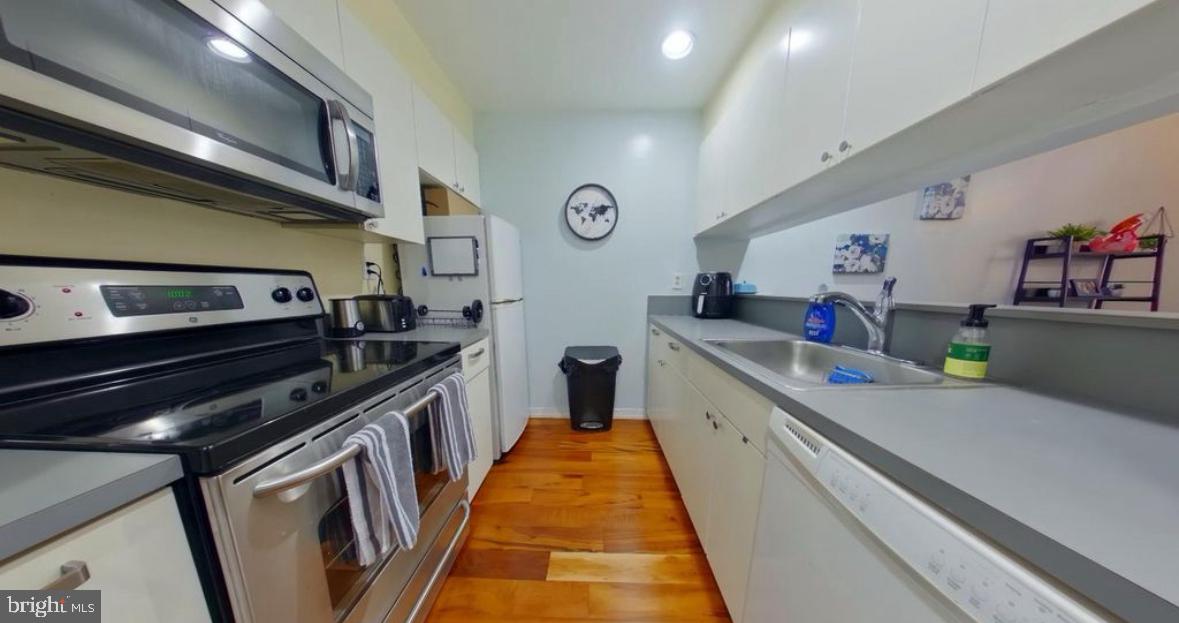 1601 SPRING GARDEN ST #218