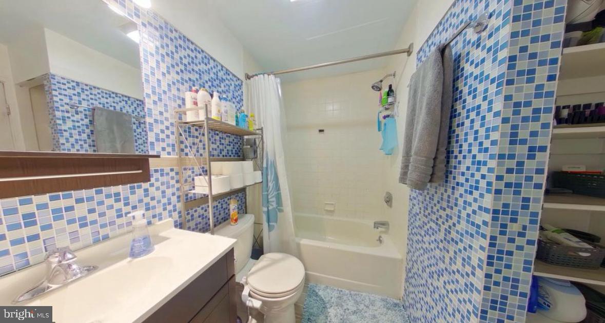 1601 SPRING GARDEN ST #218