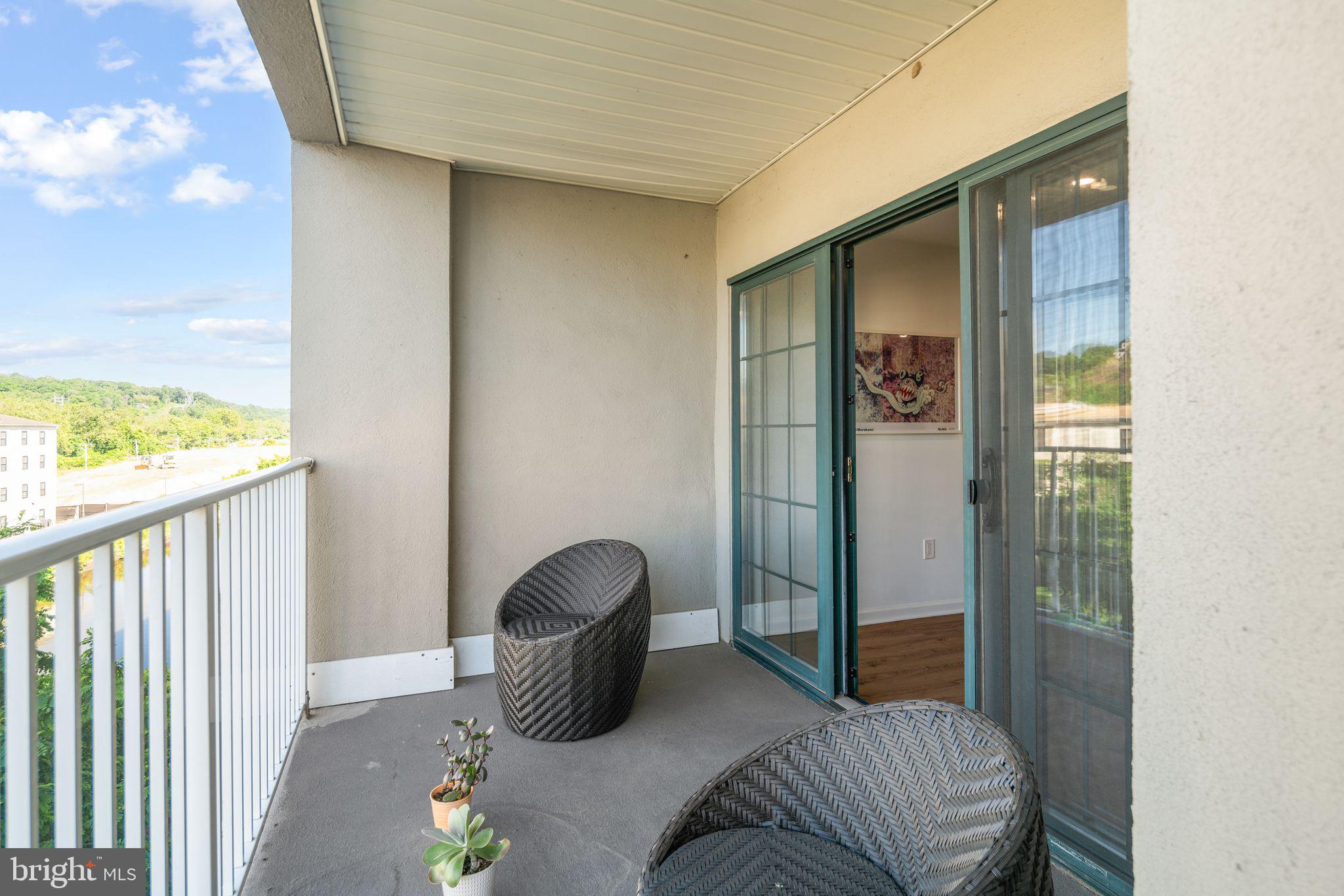 2 Leverington Ave #42