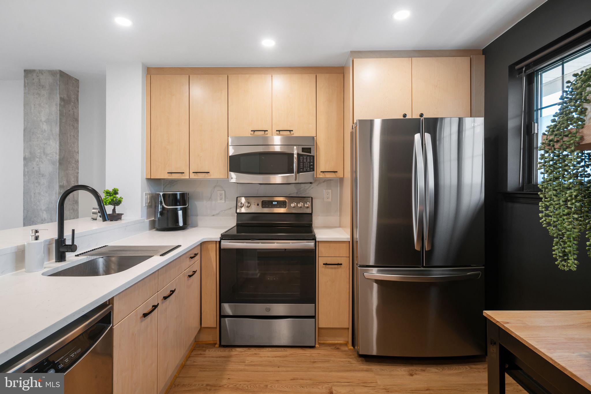 2 Leverington Ave #42