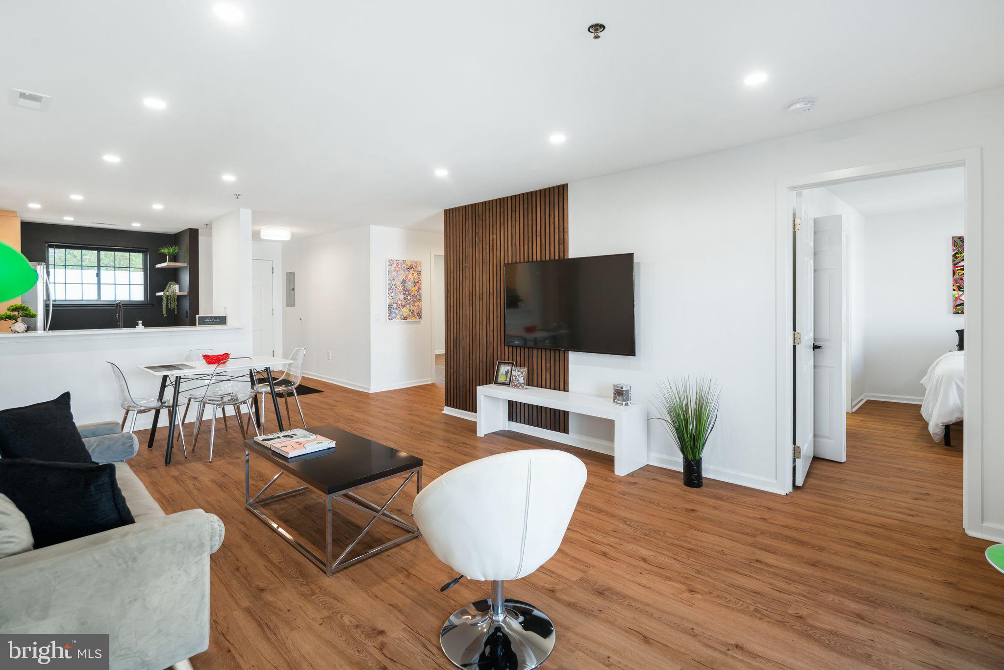 2 Leverington Ave #42