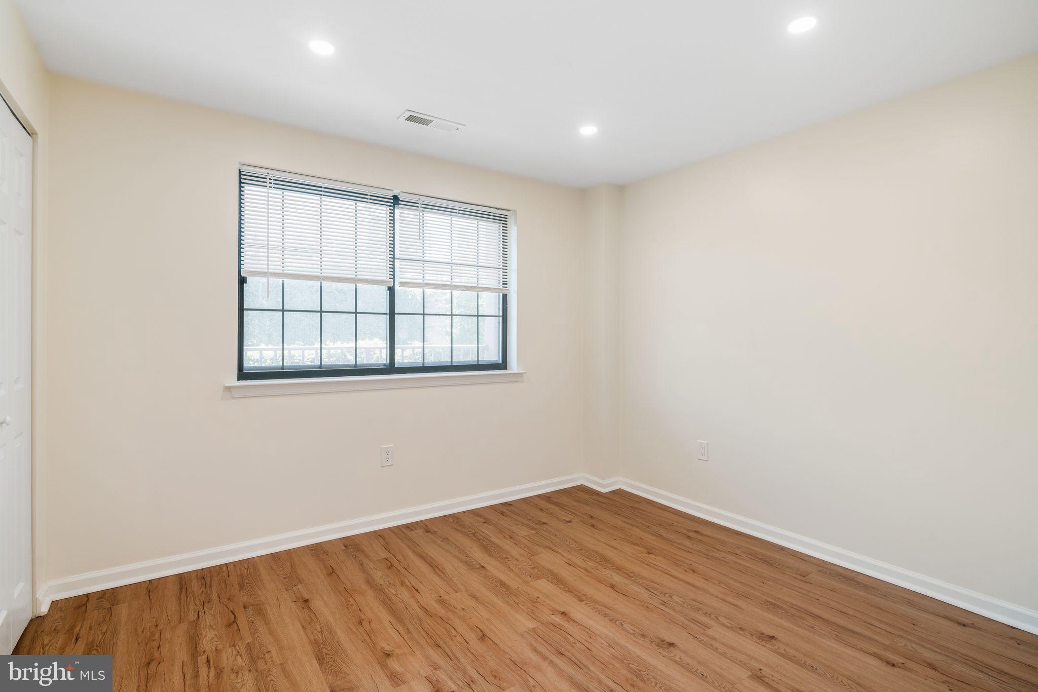 2 Leverington Ave #42