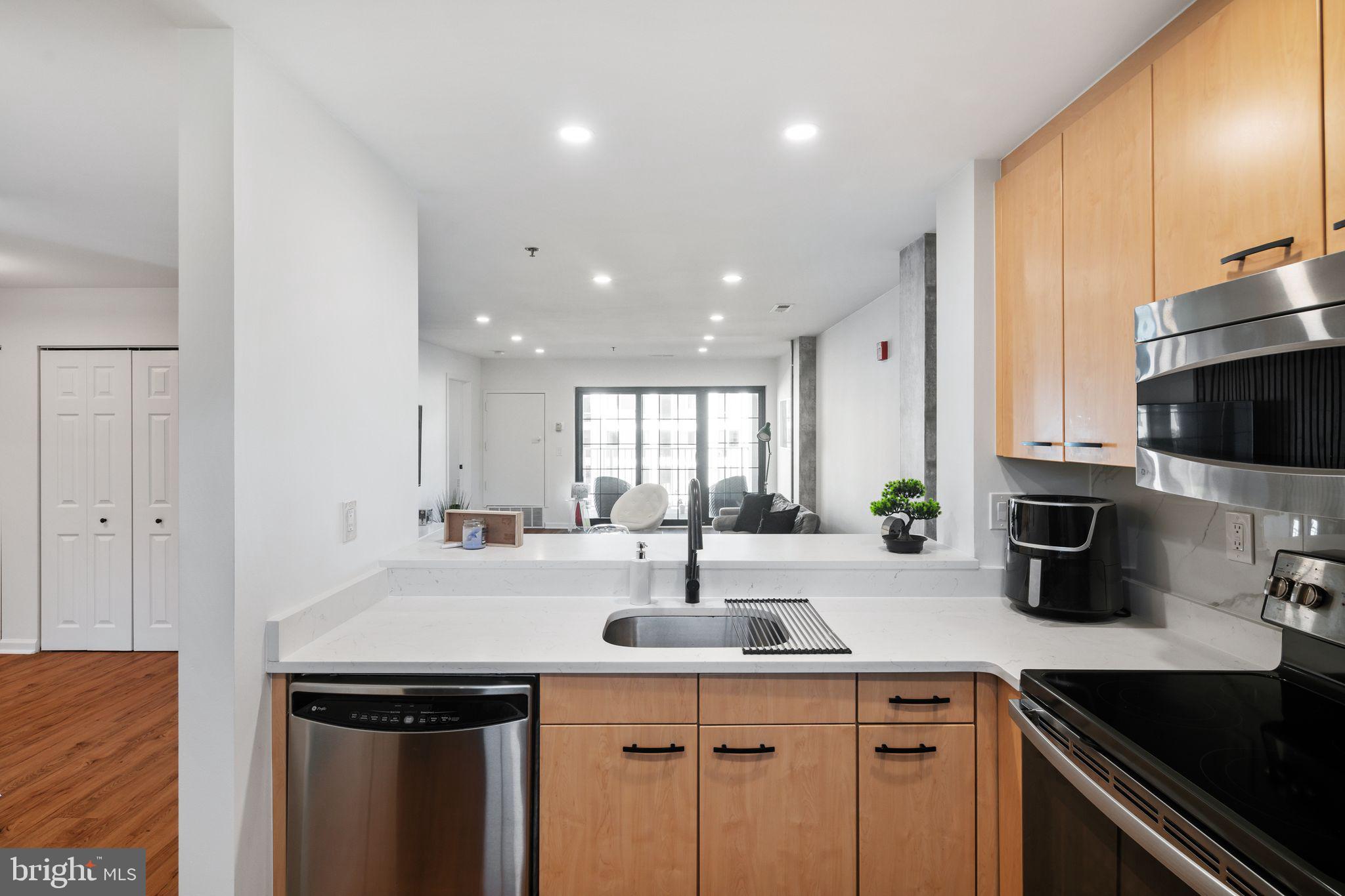 2 Leverington Ave #42