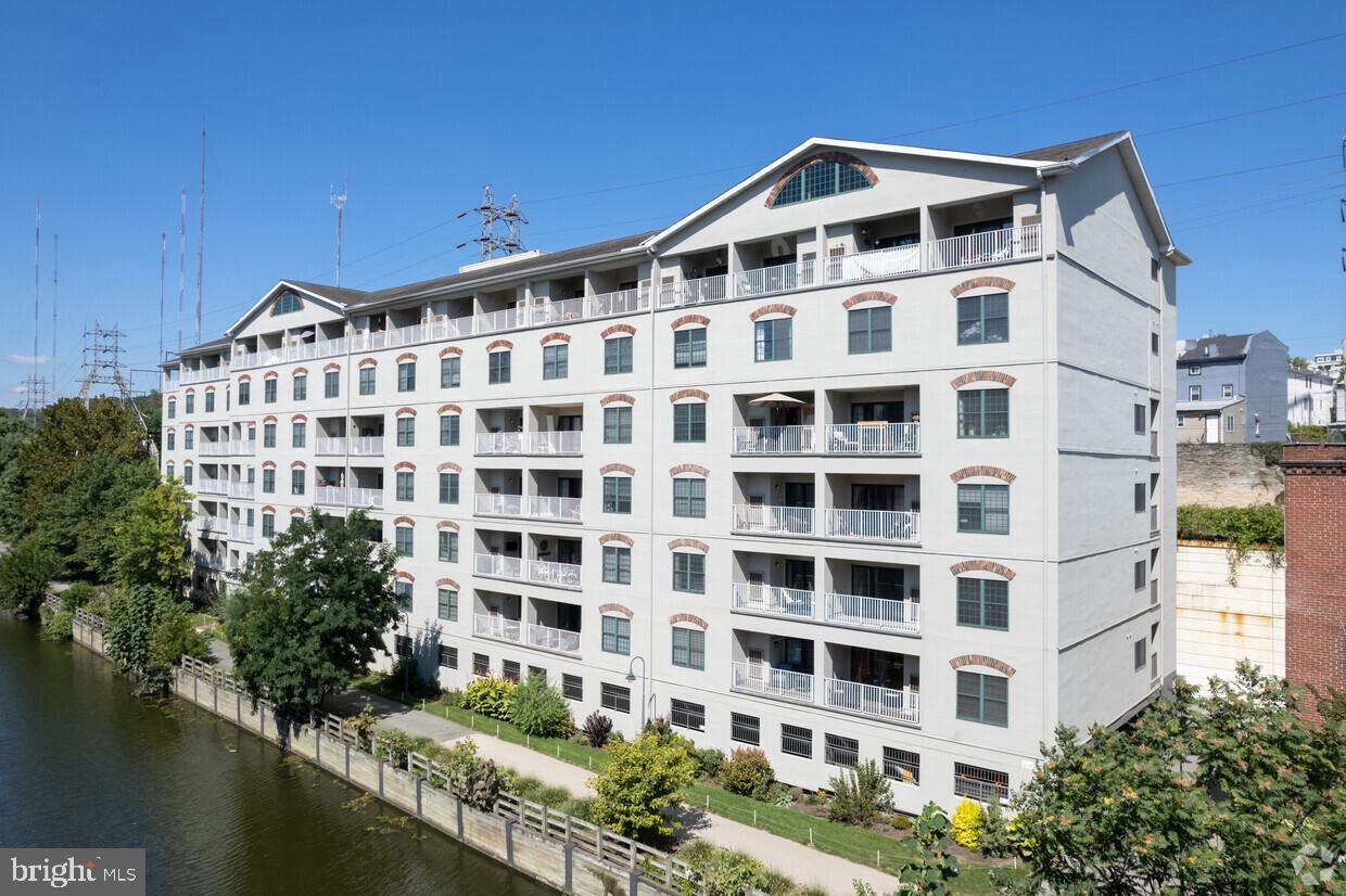 2 Leverington Ave #42