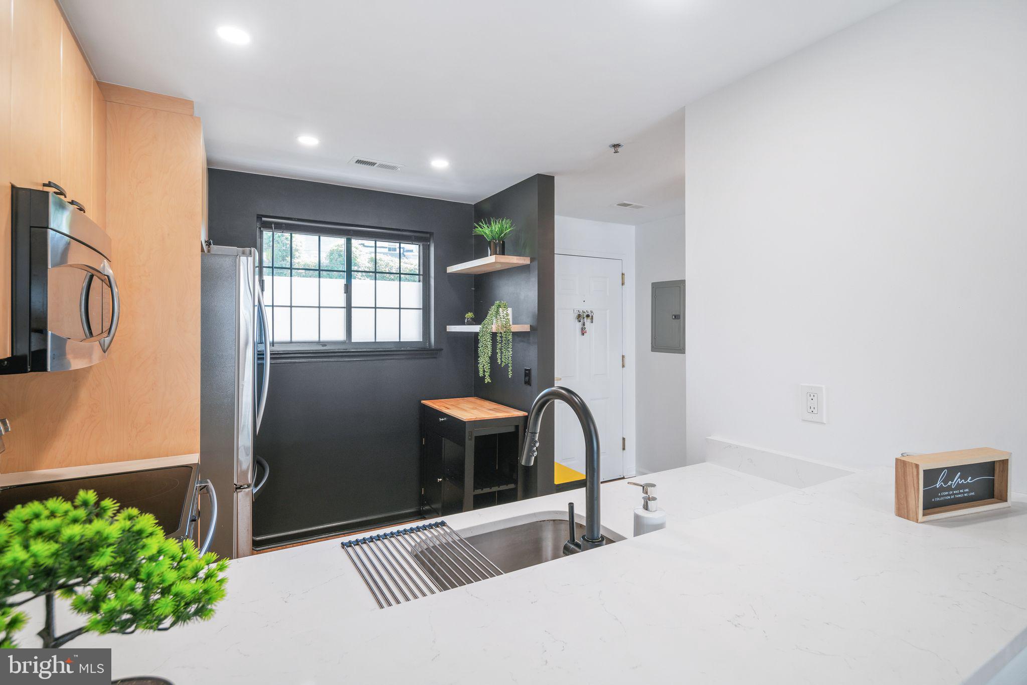 2 Leverington Ave #42