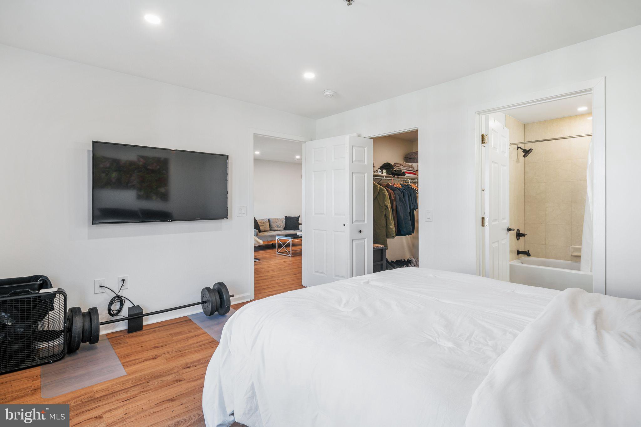 2 Leverington Ave #42