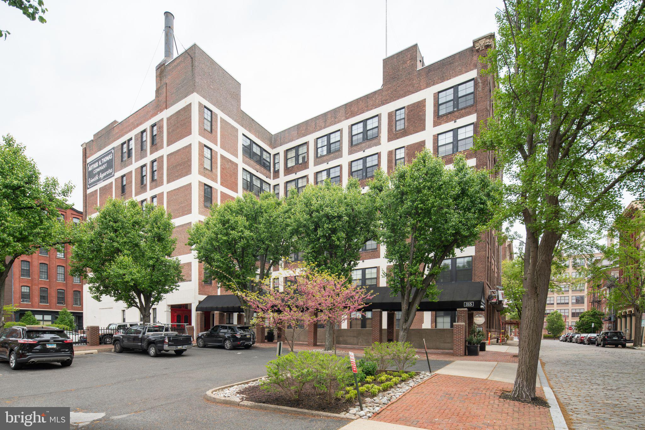315 NEW ST #204