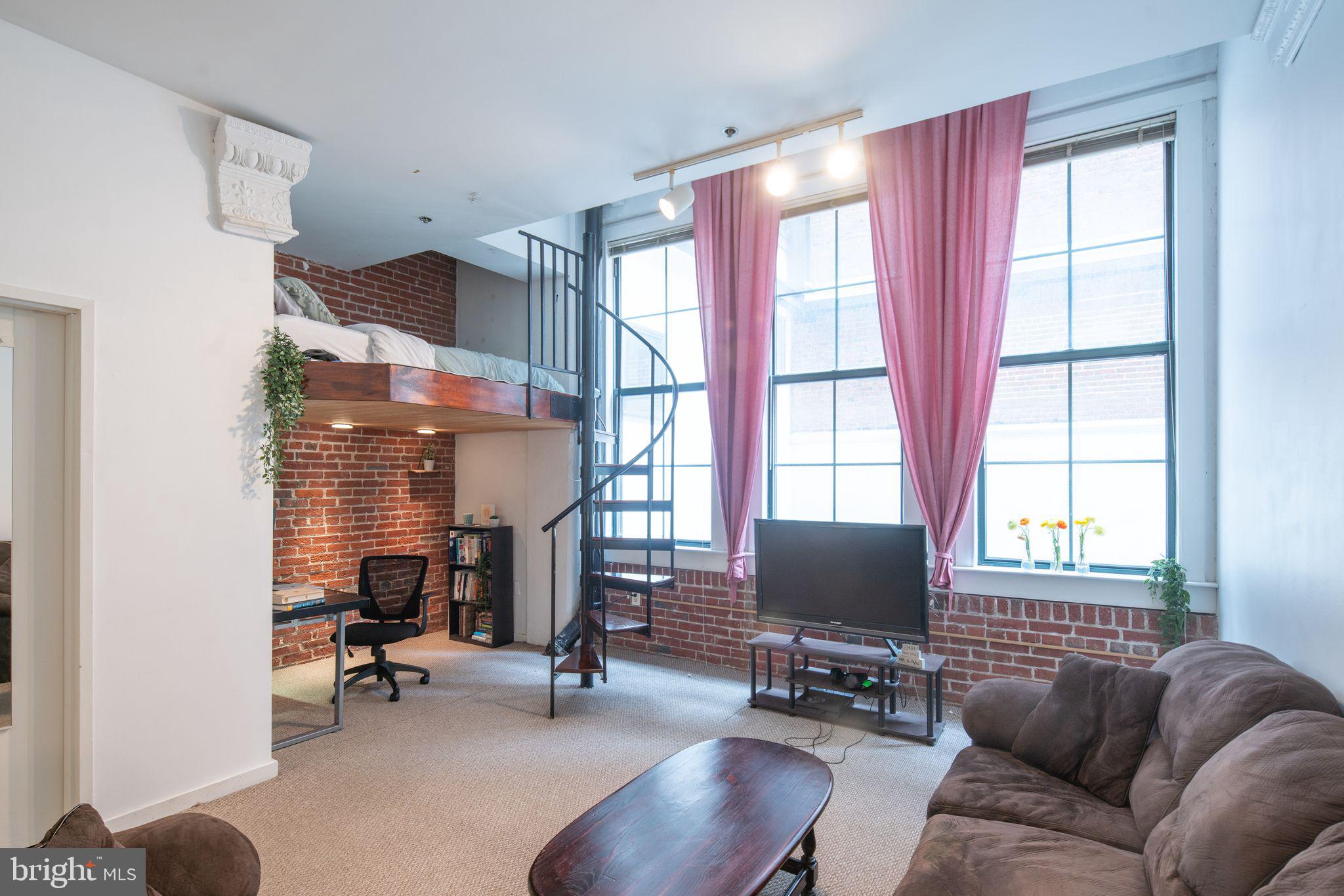 315 NEW ST #204