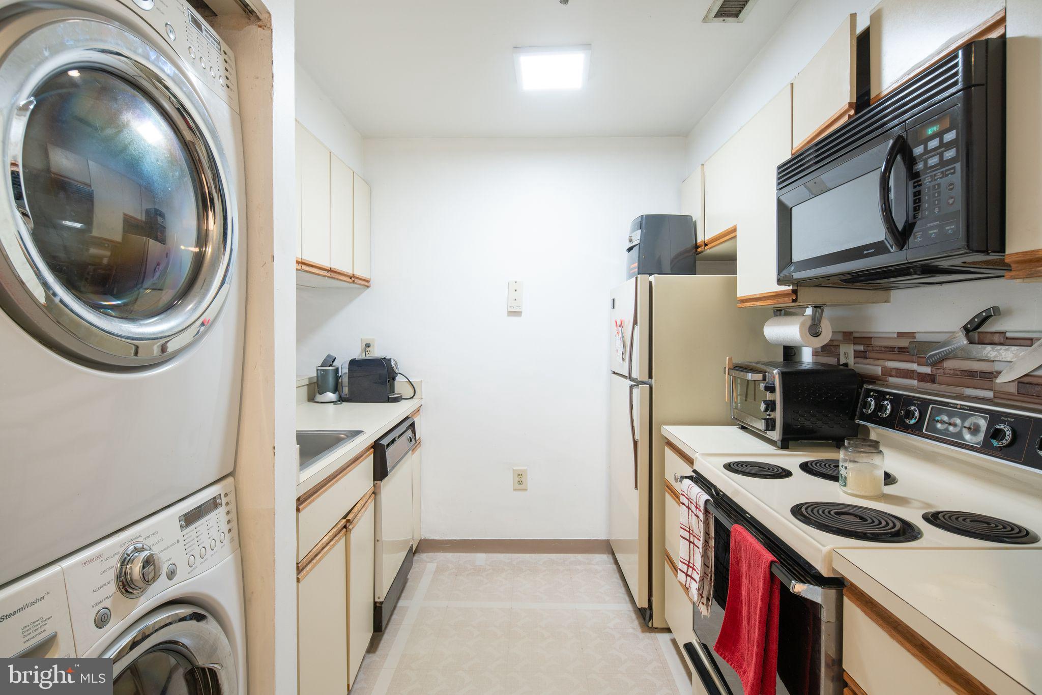 315 NEW ST #204