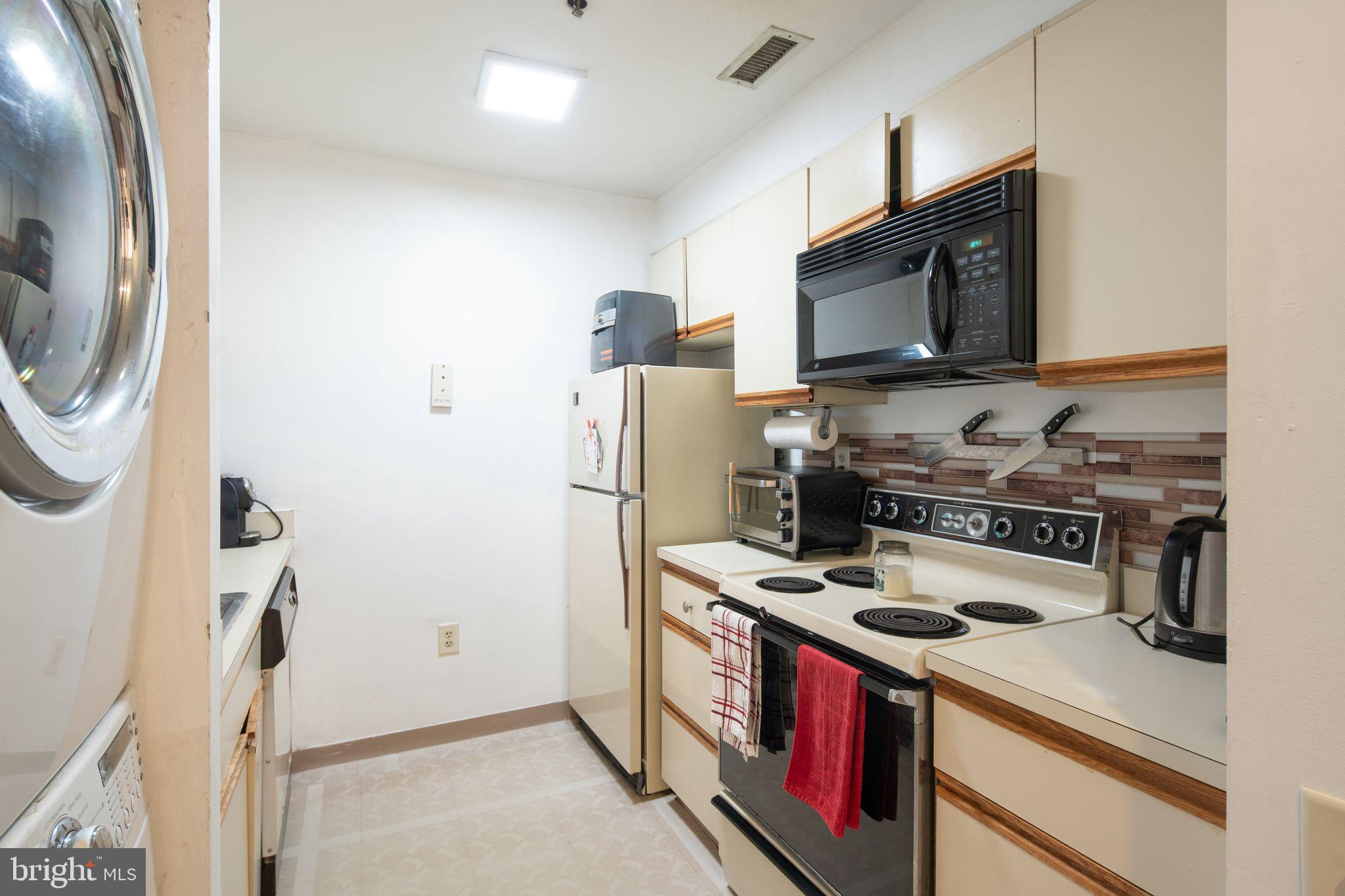 315 NEW ST #204