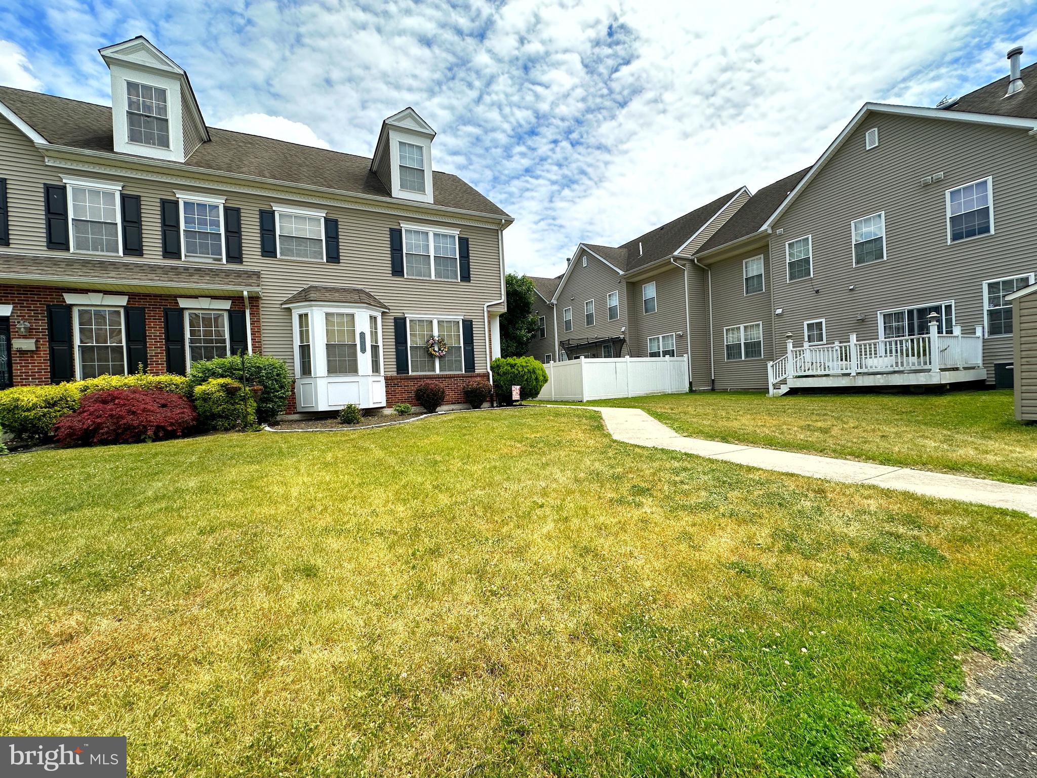 3417 Trevi Ct