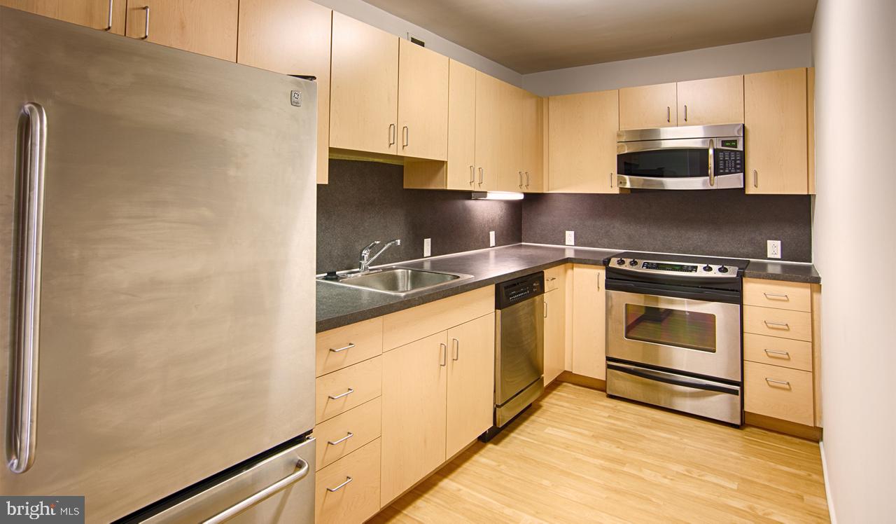 2300 WALNUT ST #1B-214