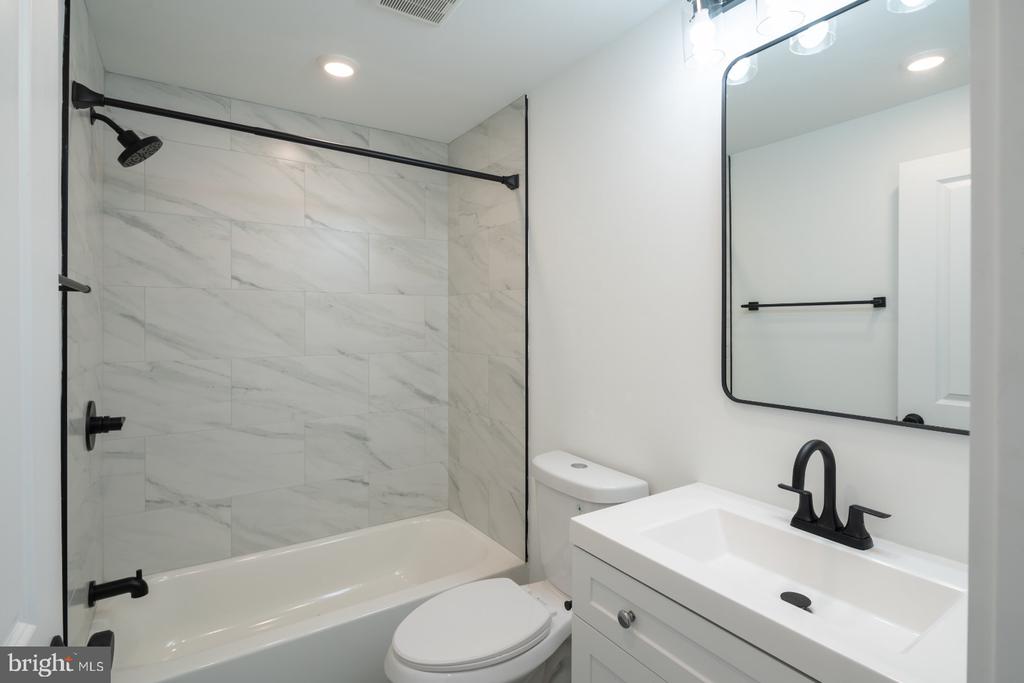 1513 W GIRARD AVE #5