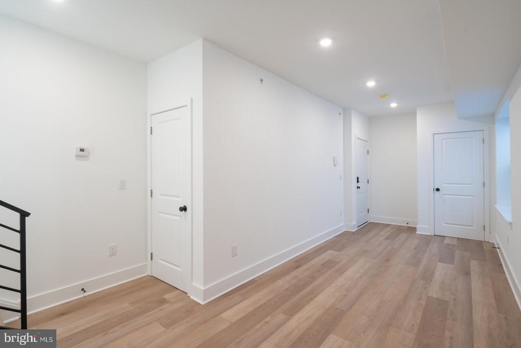1513 W GIRARD AVE #5