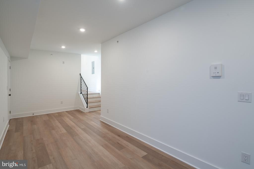 1513 W GIRARD AVE #5