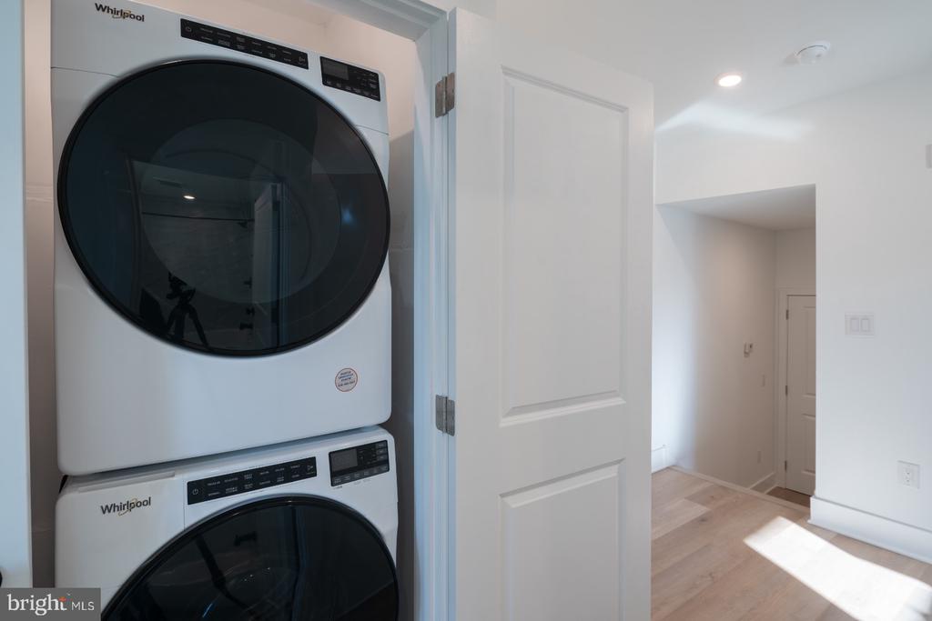 1513 W GIRARD AVE #5