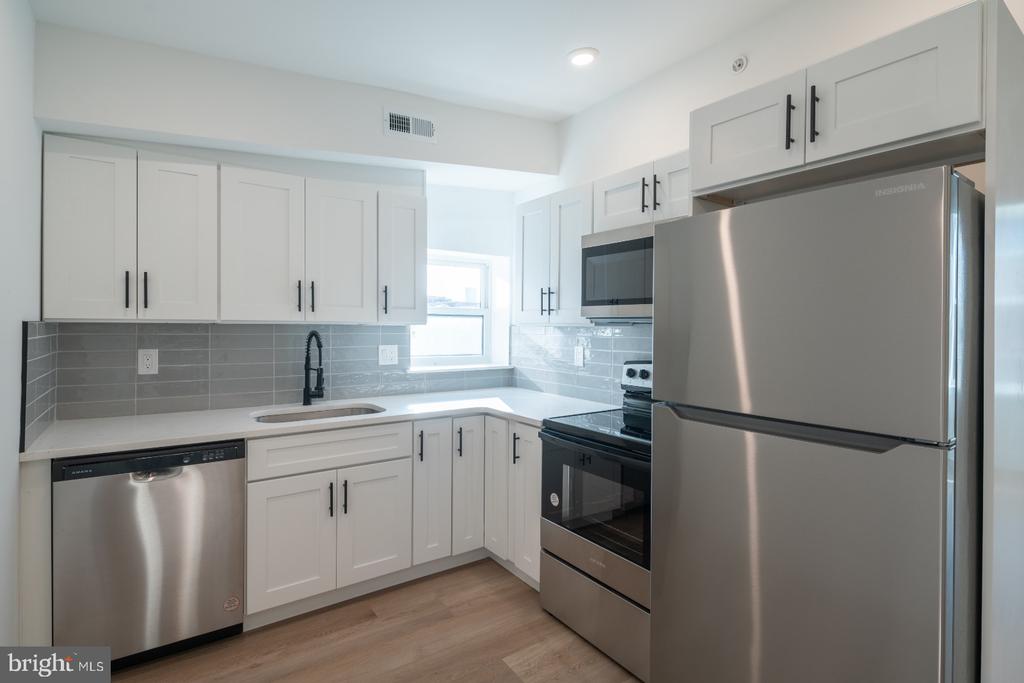 1513 W GIRARD AVE #5