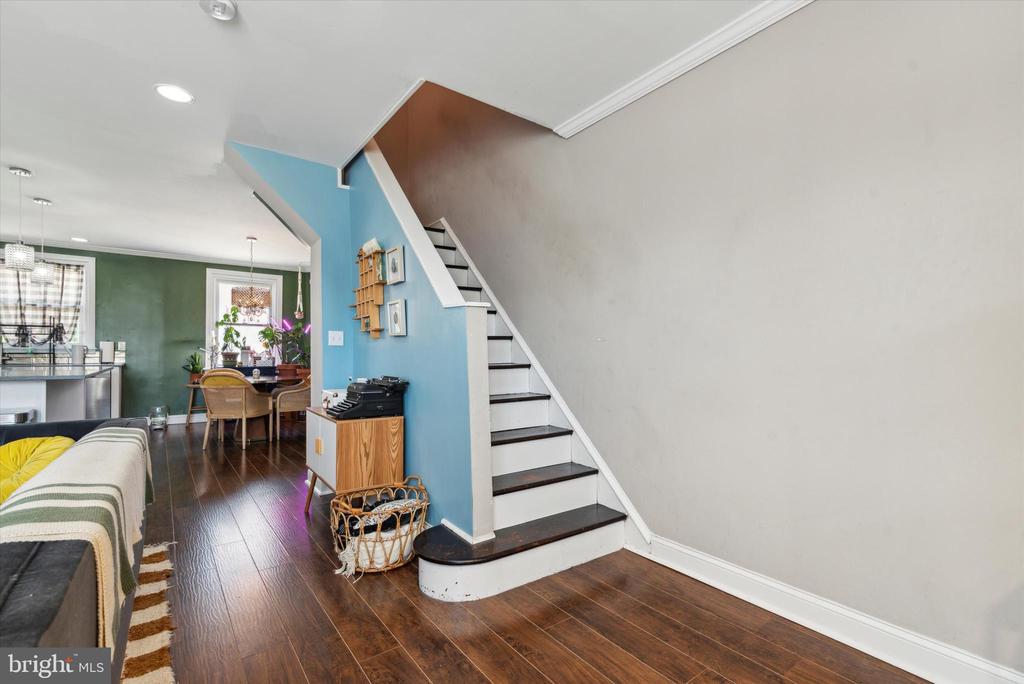 7507 Woolston Ave