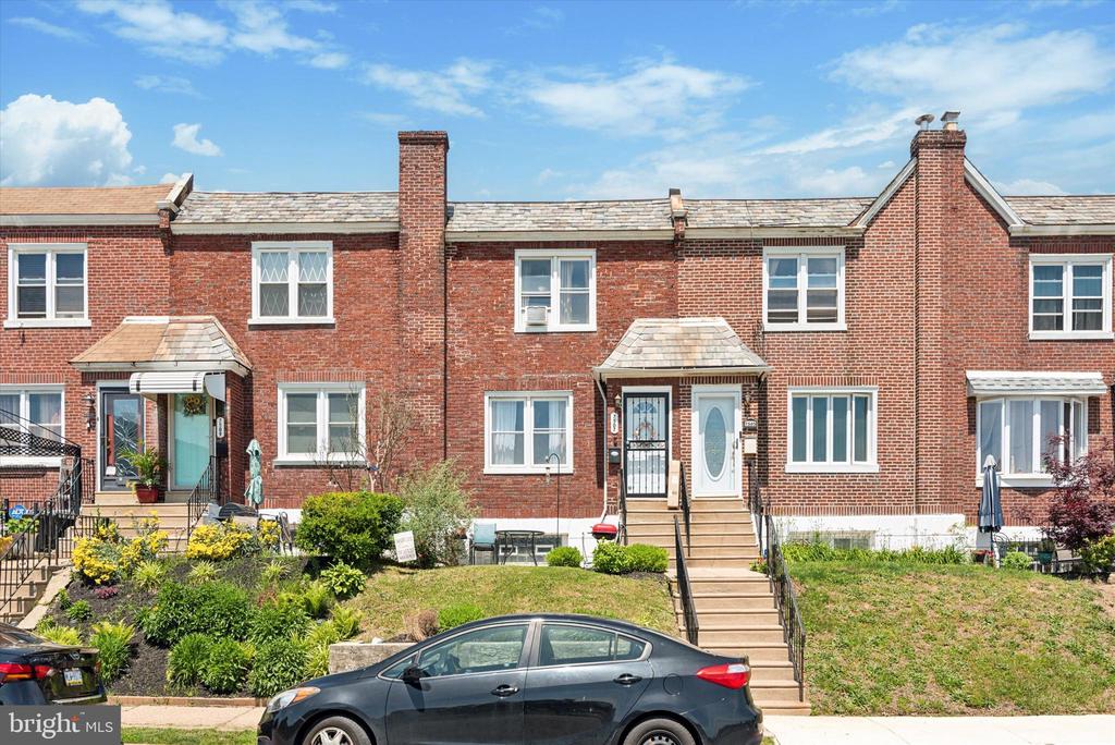 7507 Woolston Ave