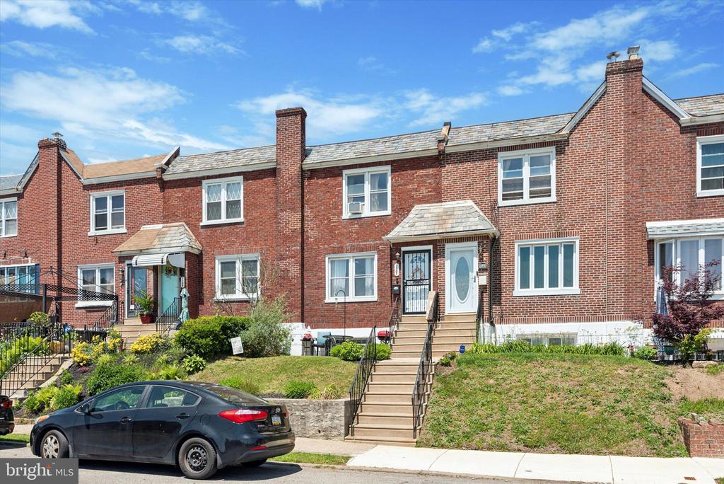7507 Woolston Ave