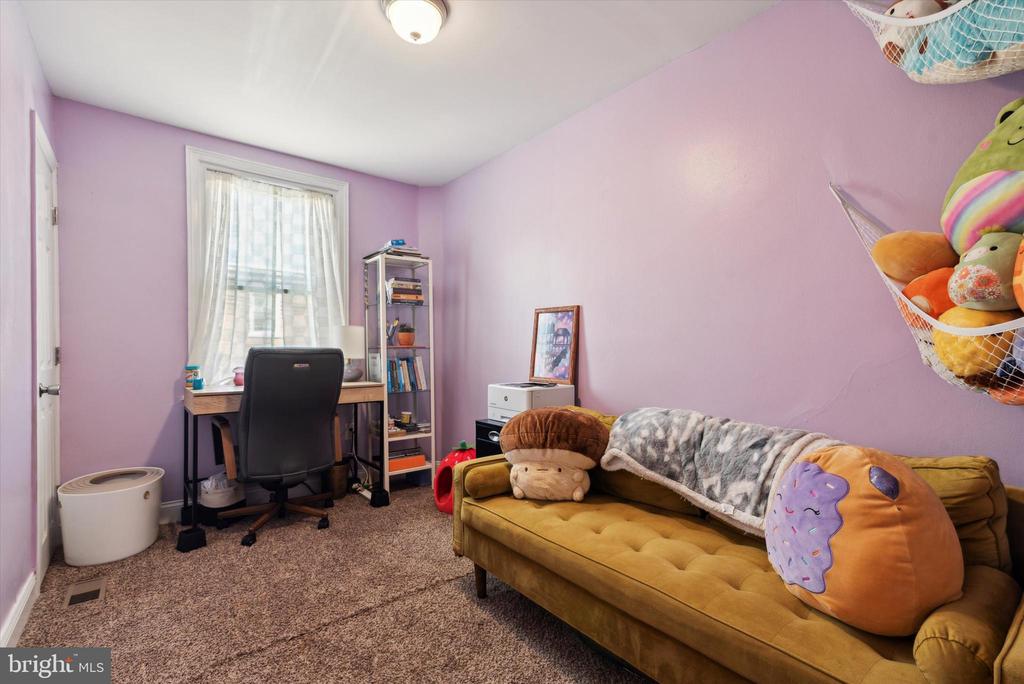 7507 Woolston Ave