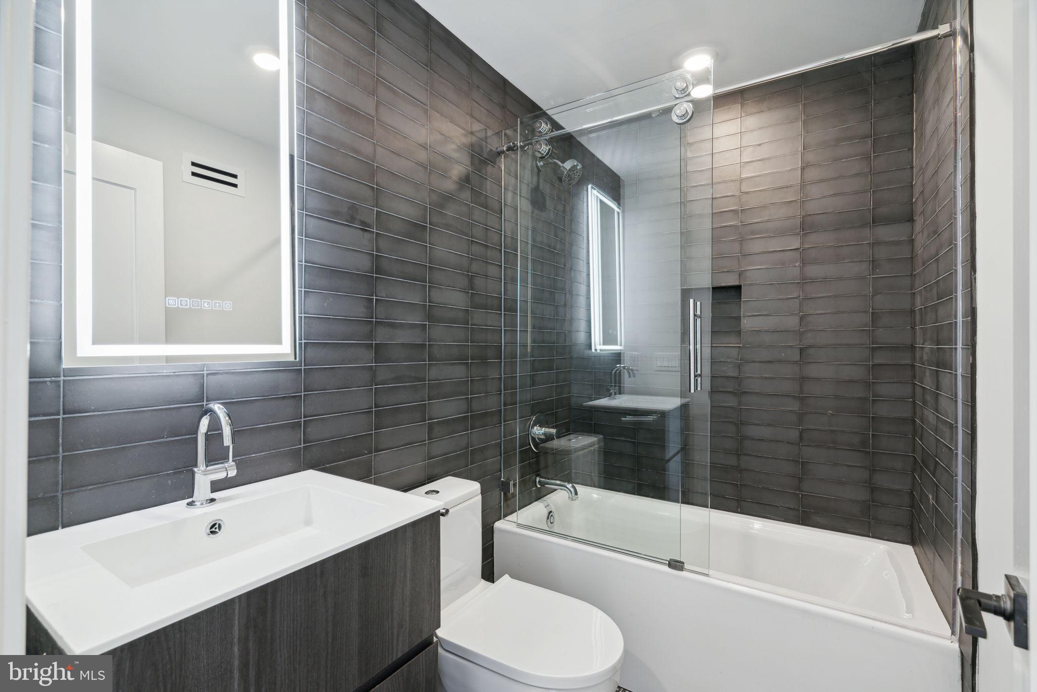 160-64 N 2nd St #201