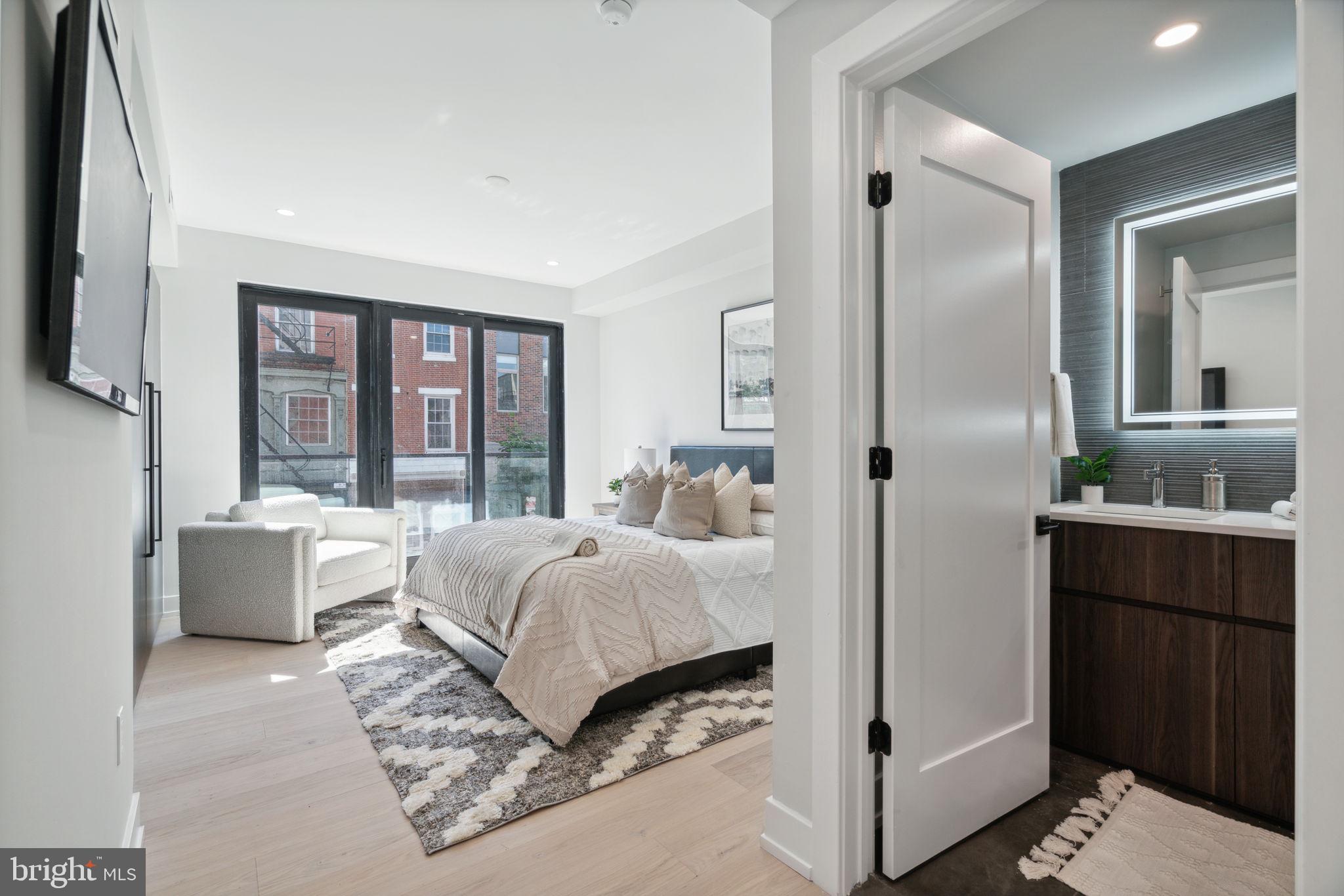 160-64 N 2nd St #201