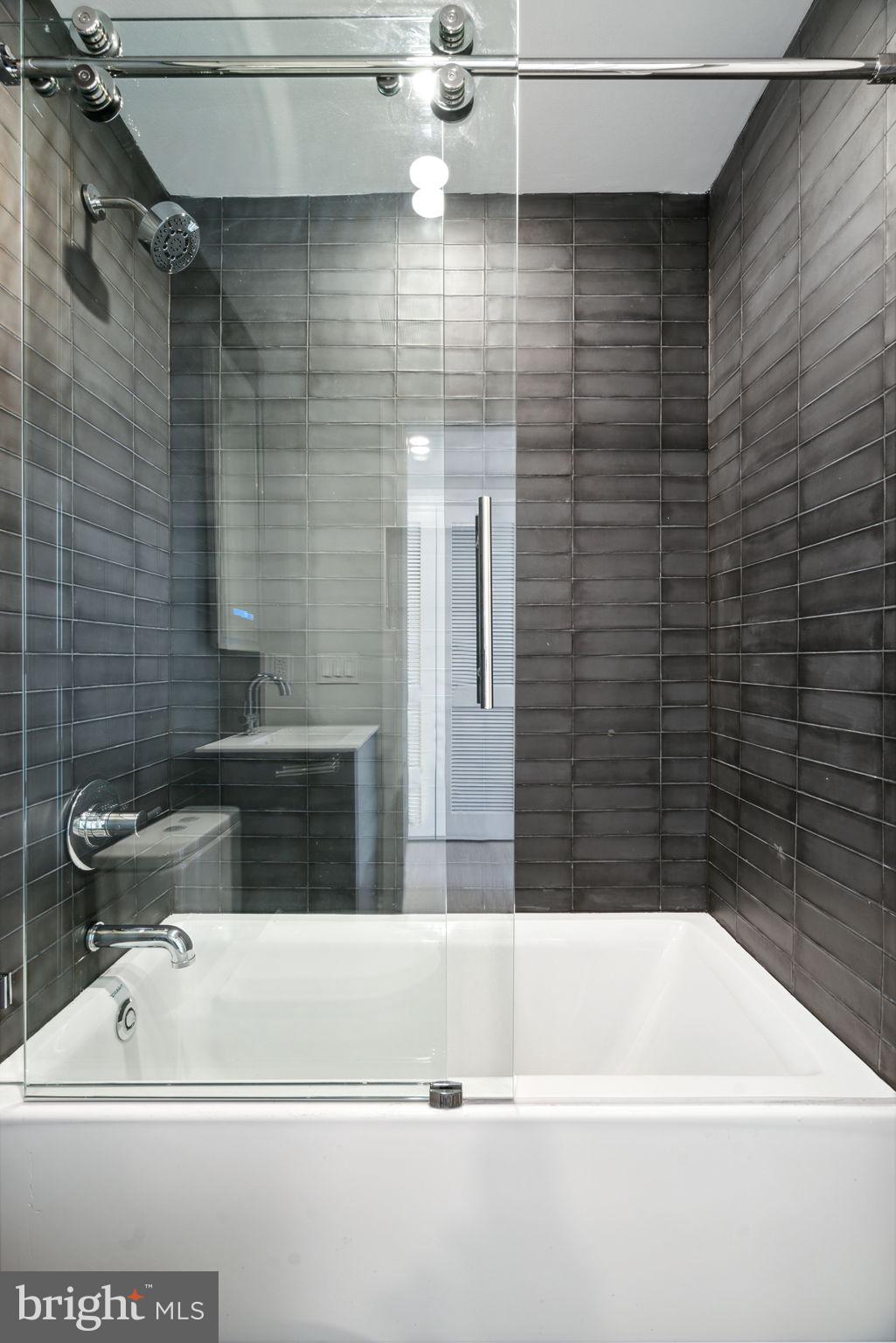 160-64 N 2nd St #201