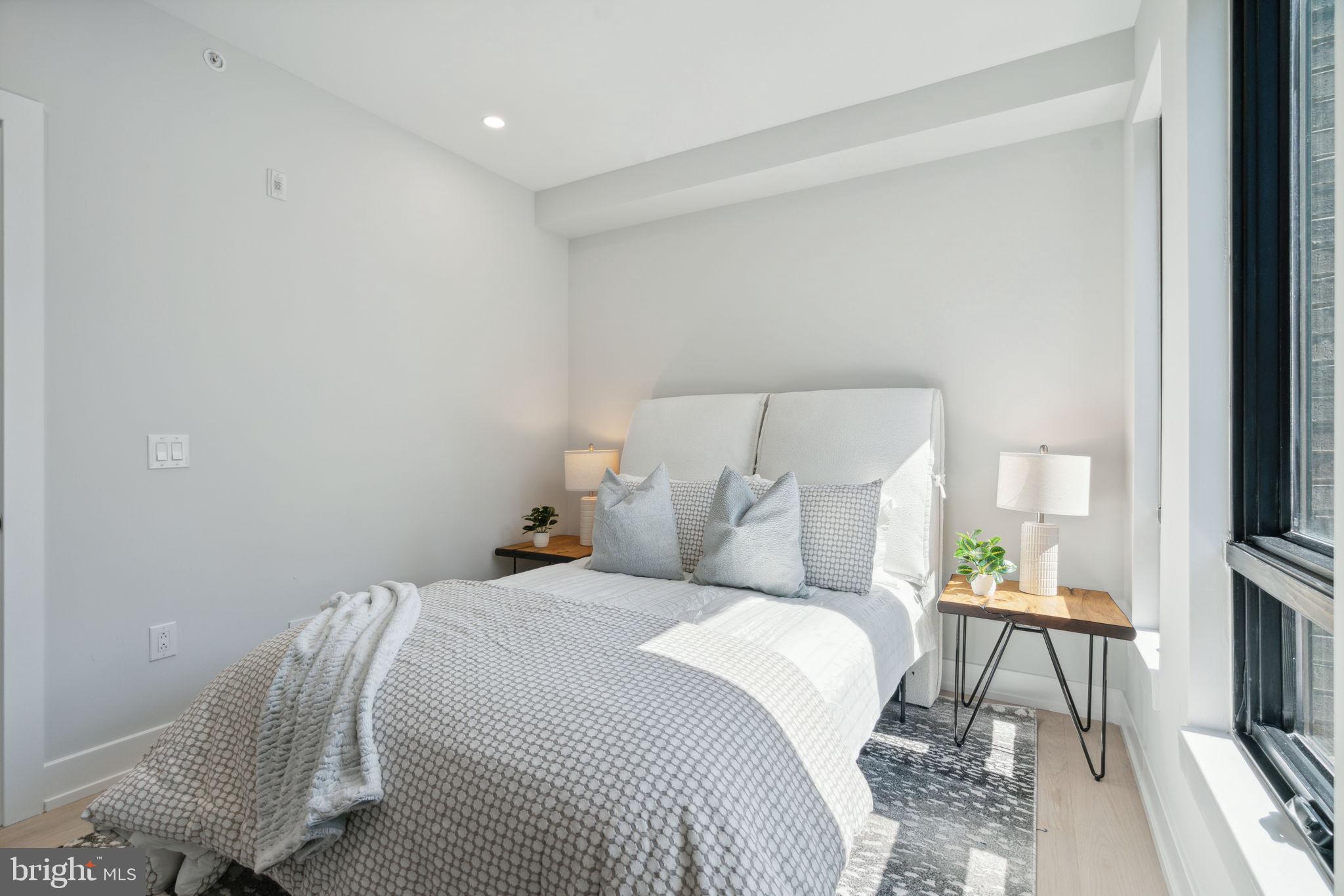 160-64 N 2nd St #201