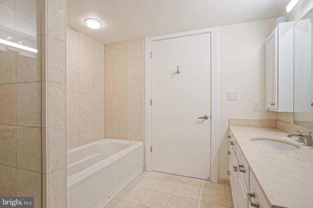 23 S 23rd St #4h