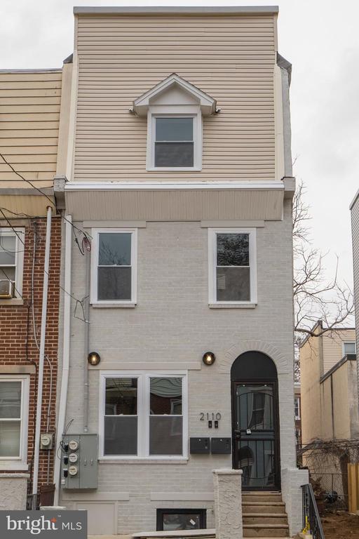 2110 N FRANKLIN ST #2