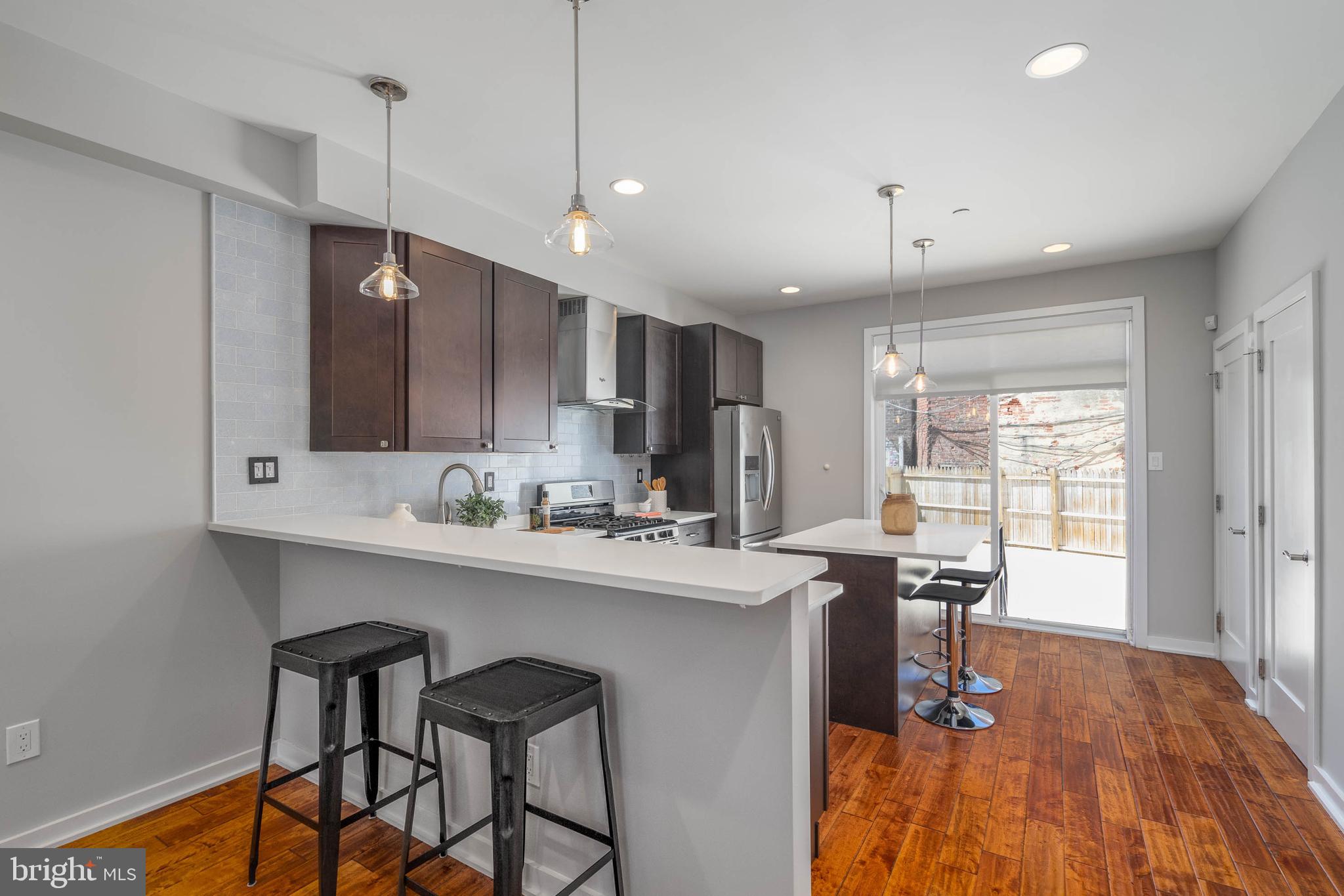 14 W Palmer St