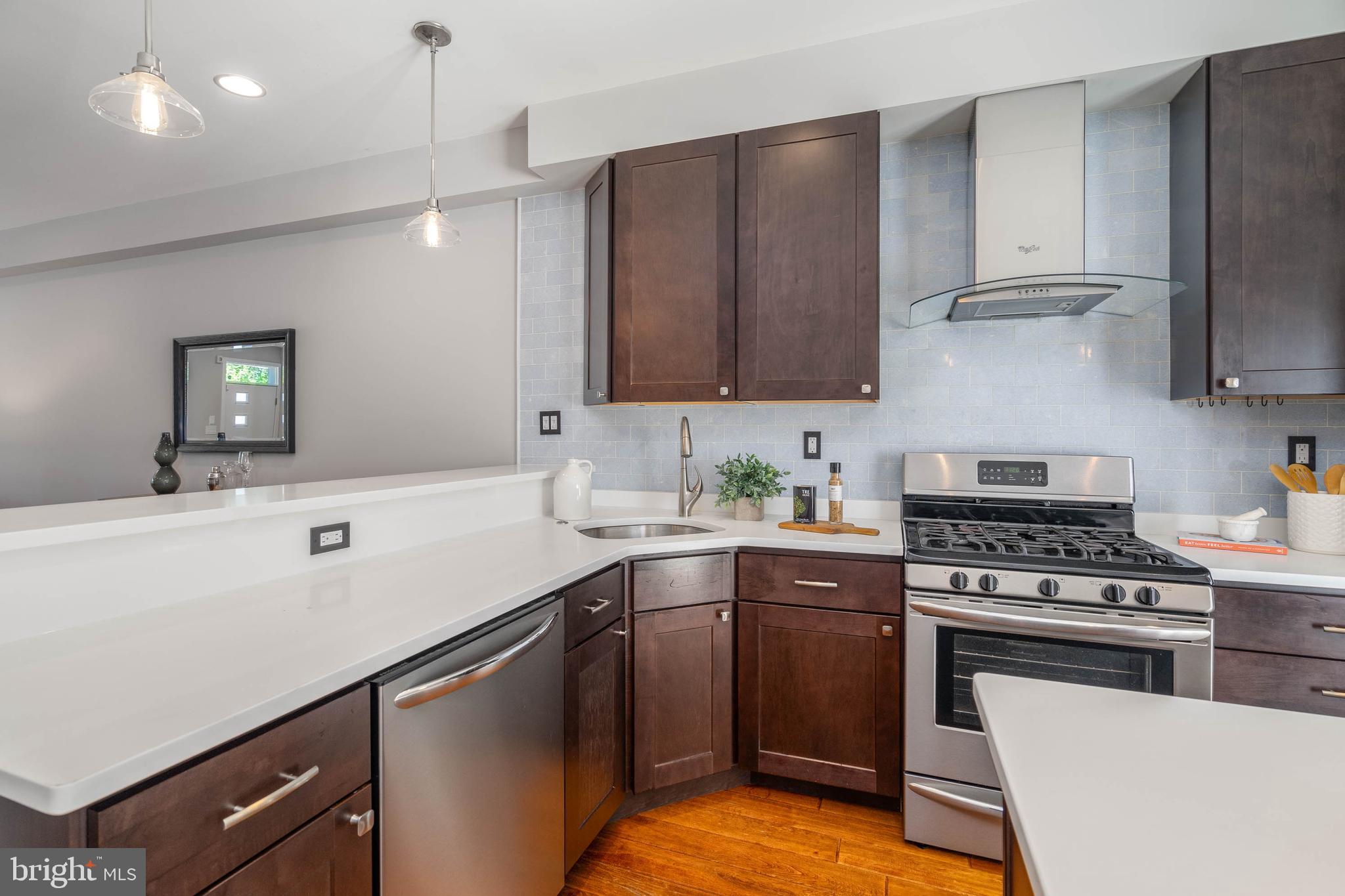 14 W Palmer St