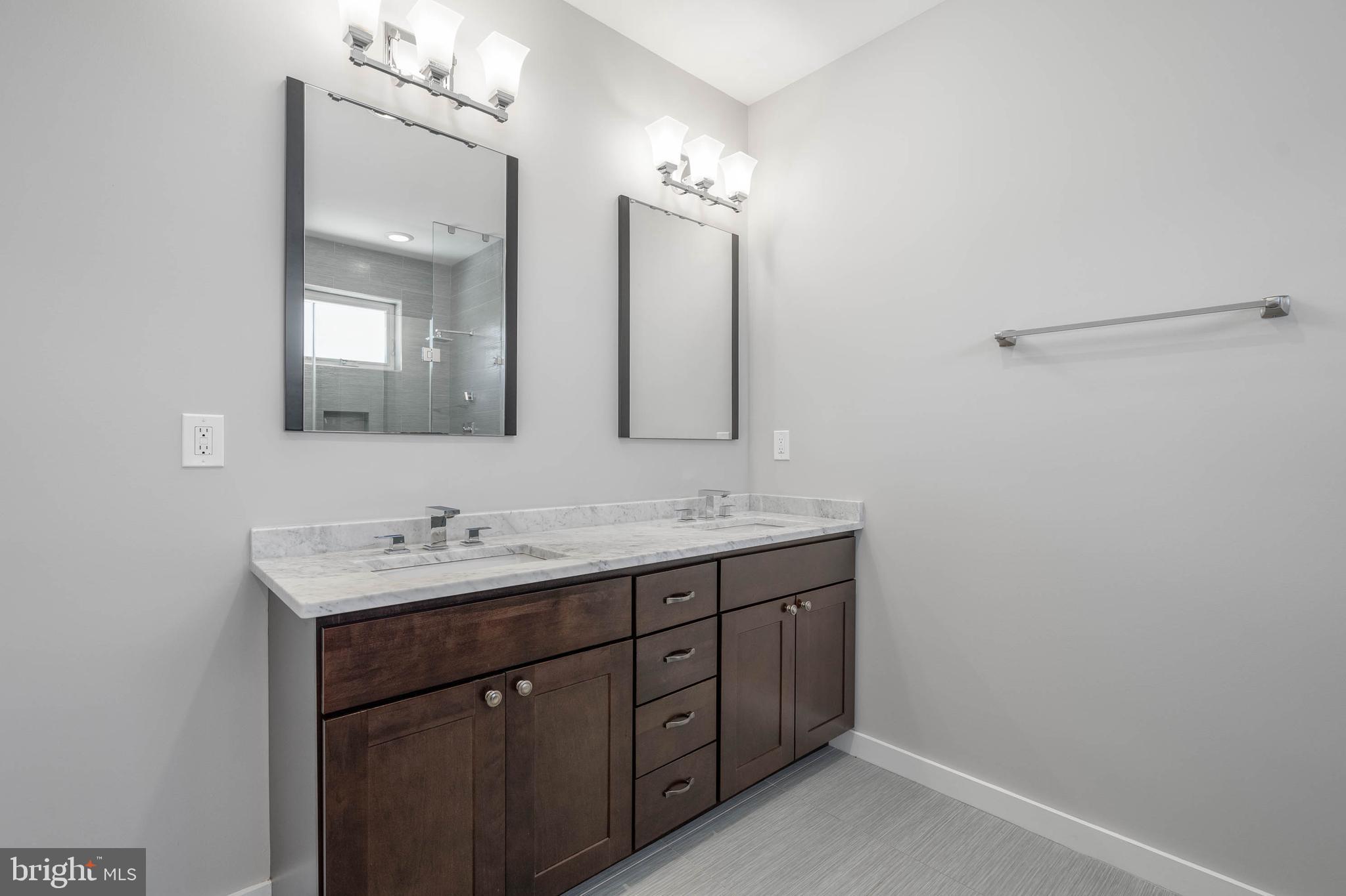 14 W Palmer St