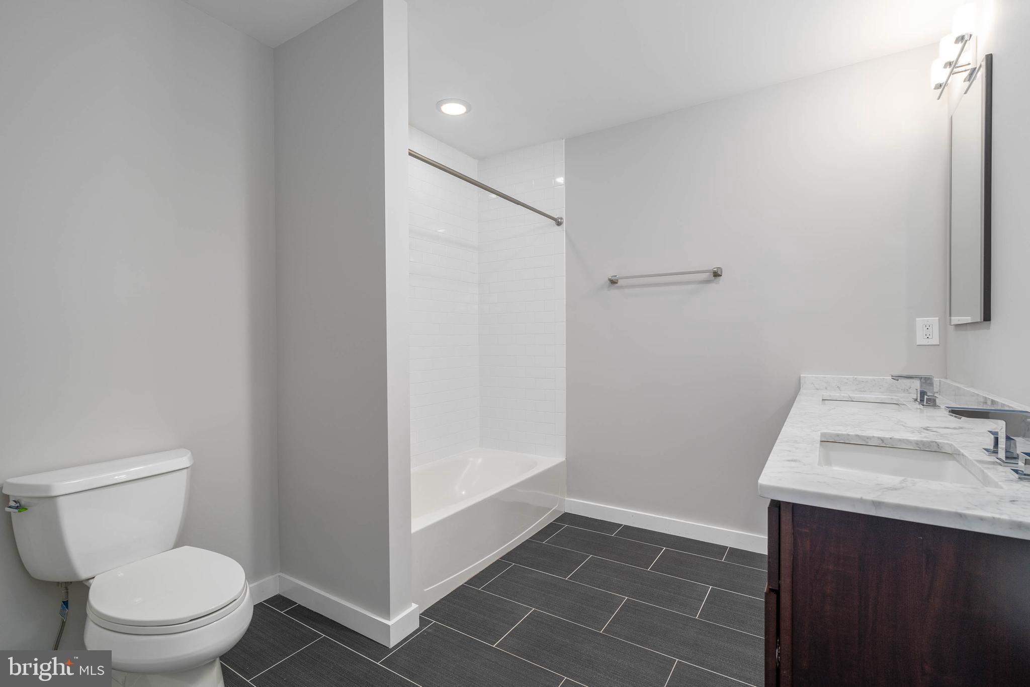 14 W Palmer St