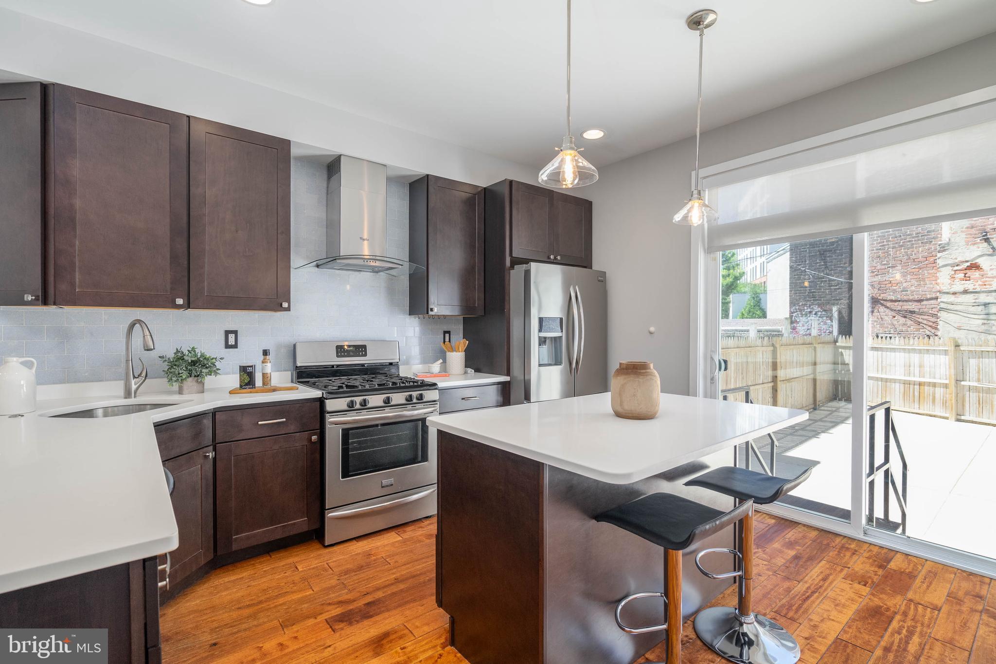 14 W Palmer St