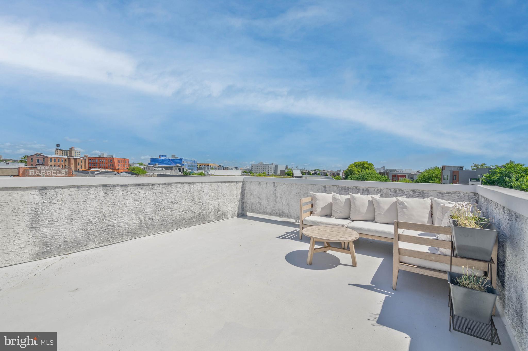 14 W Palmer St