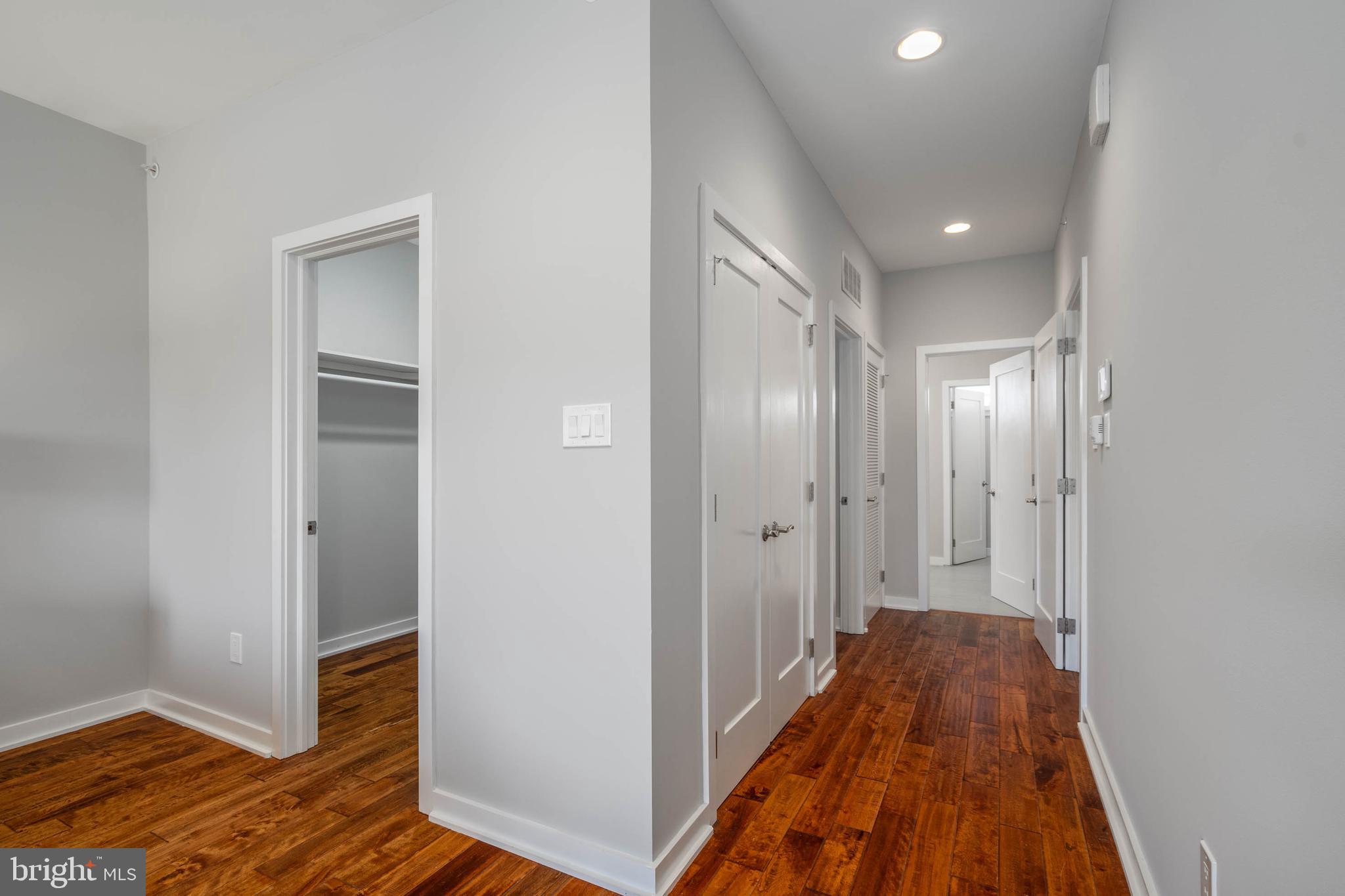 14 W Palmer St