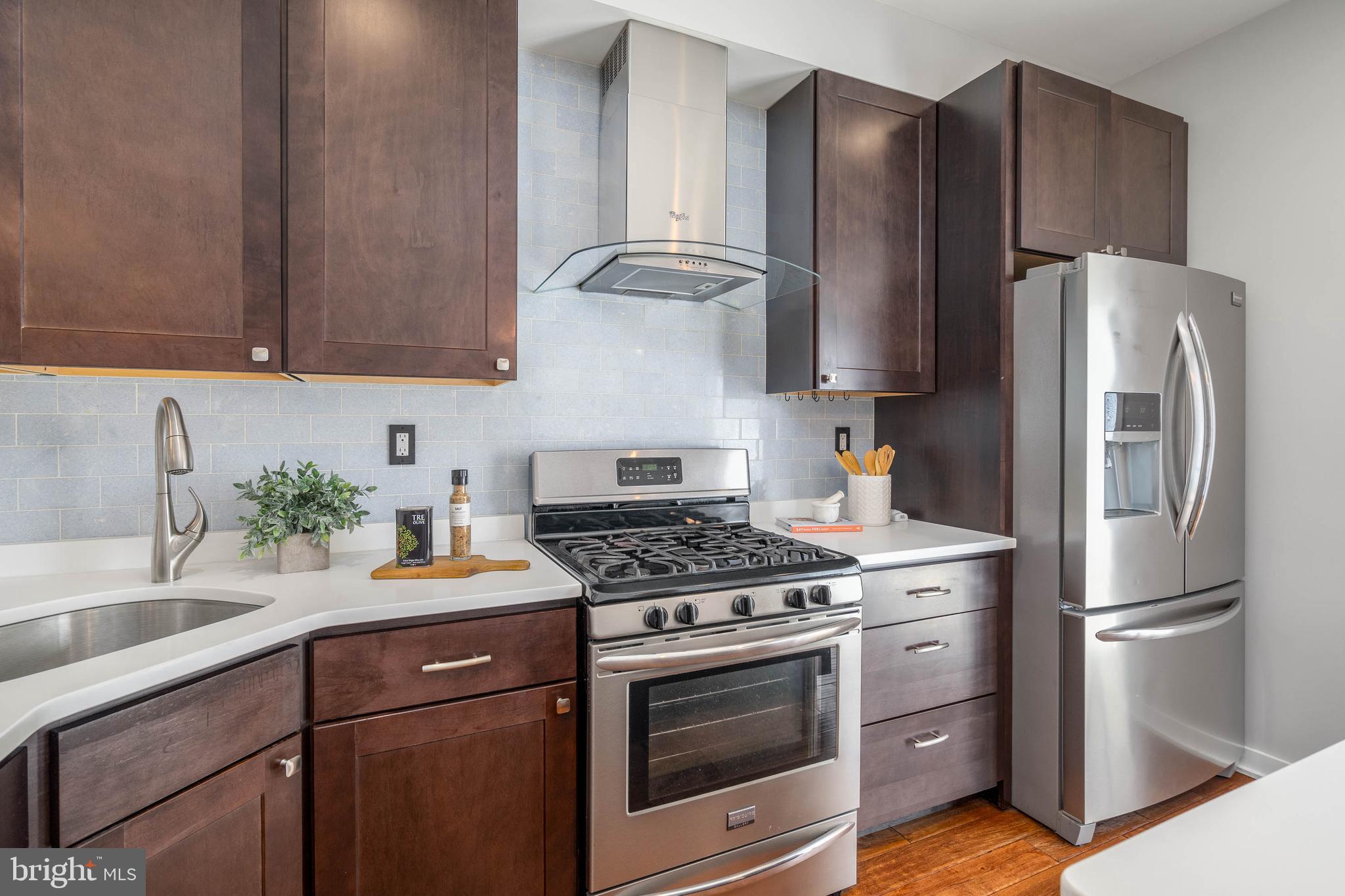 14 W Palmer St