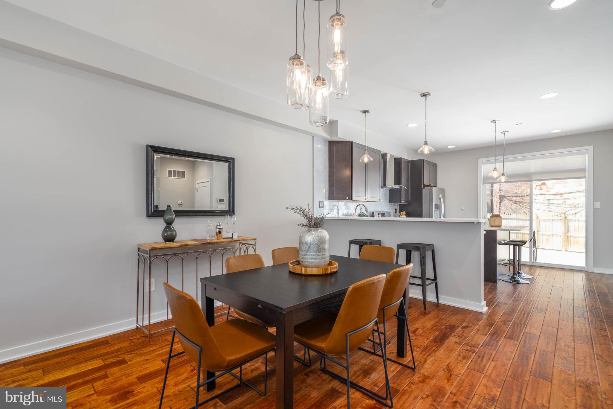 14 W Palmer St