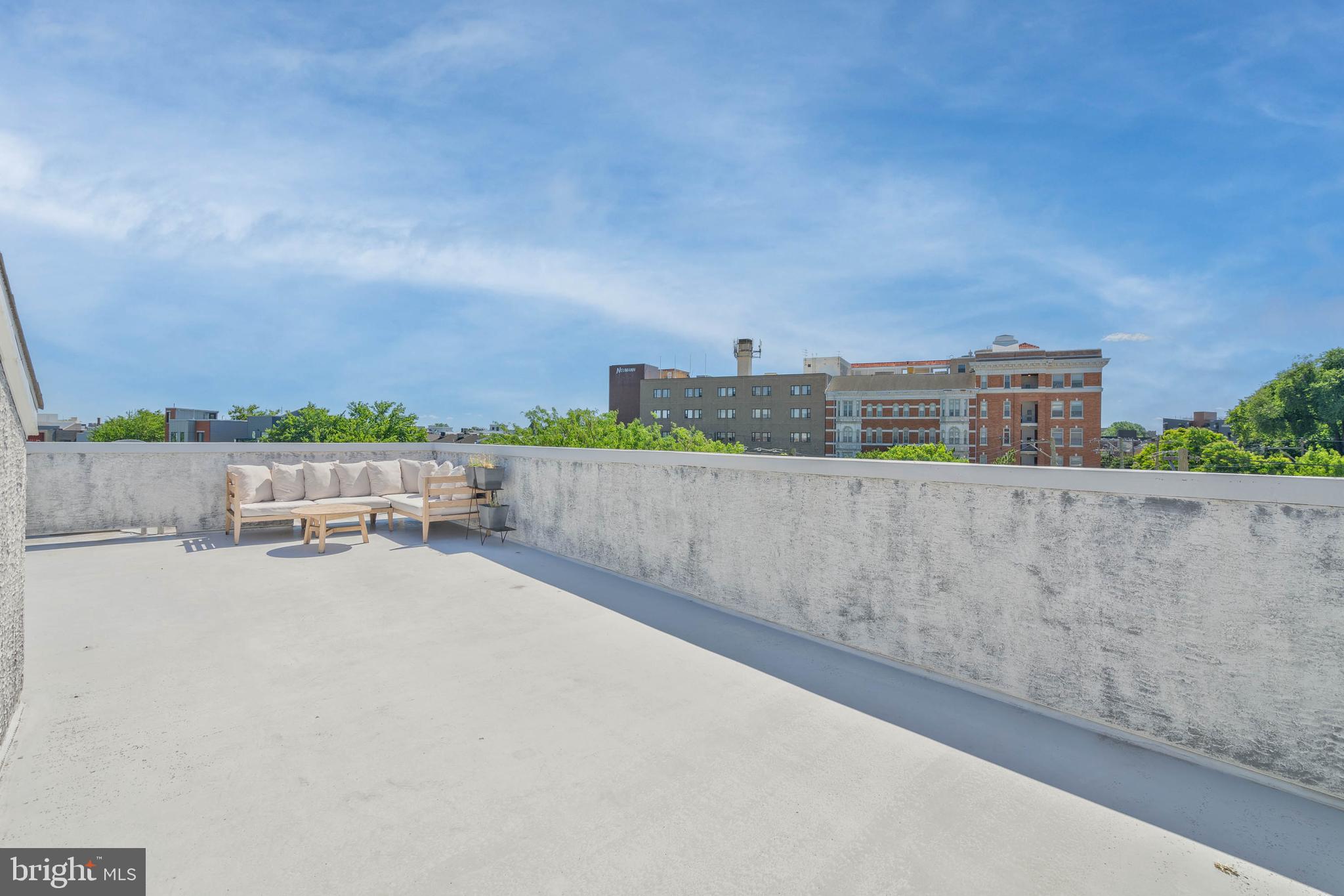 14 W Palmer St