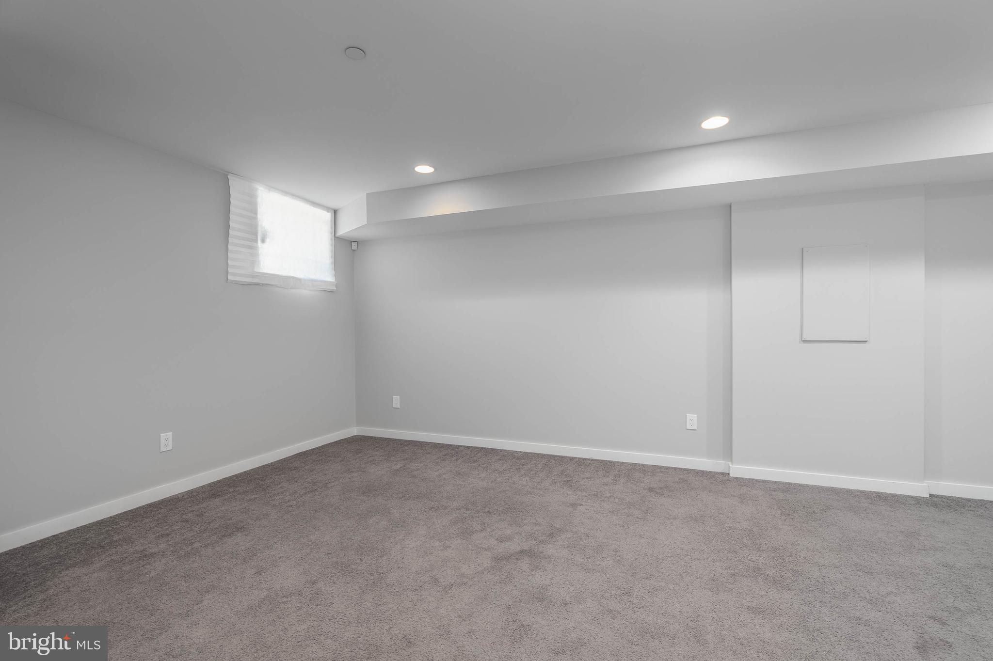 14 W Palmer St