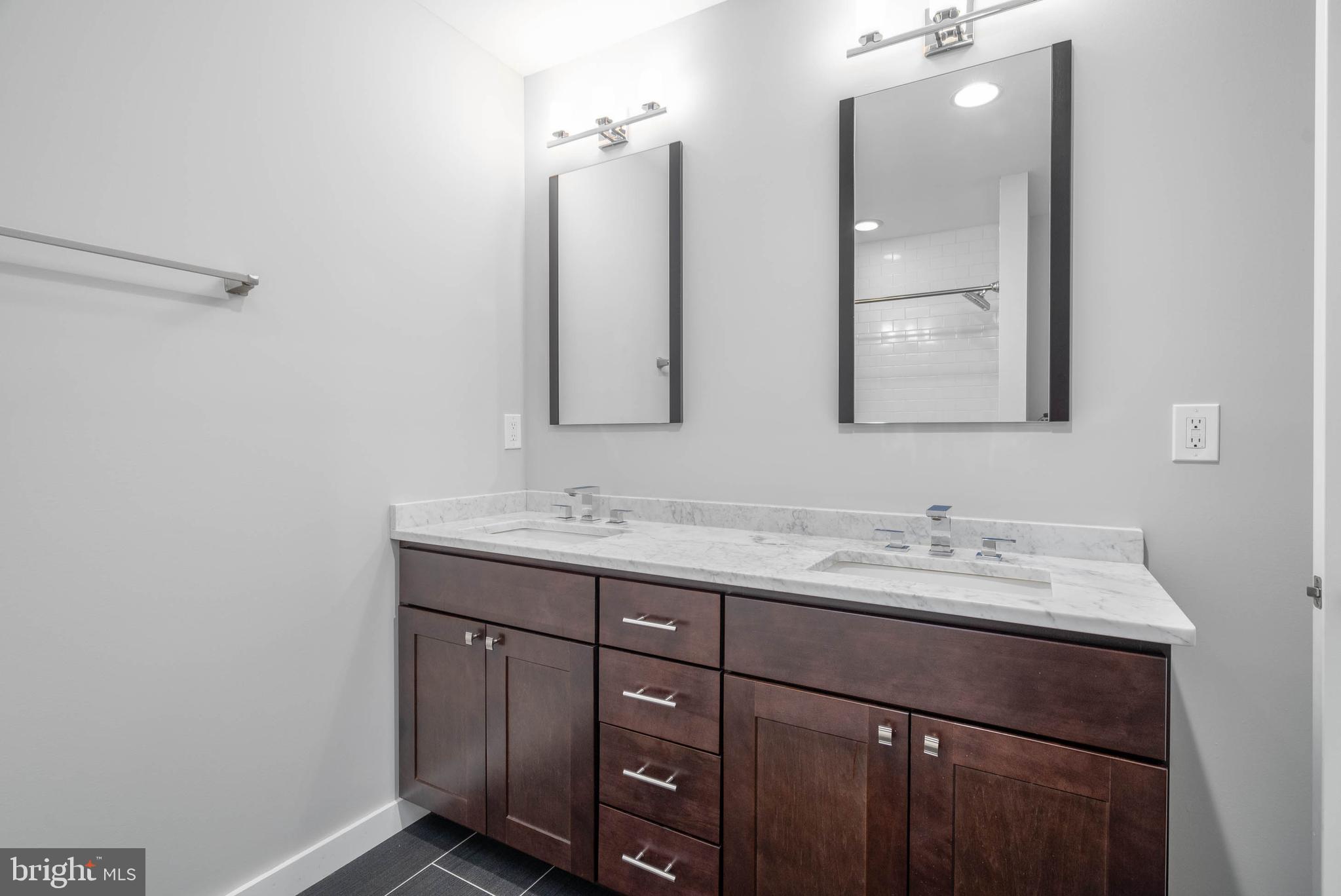 14 W Palmer St