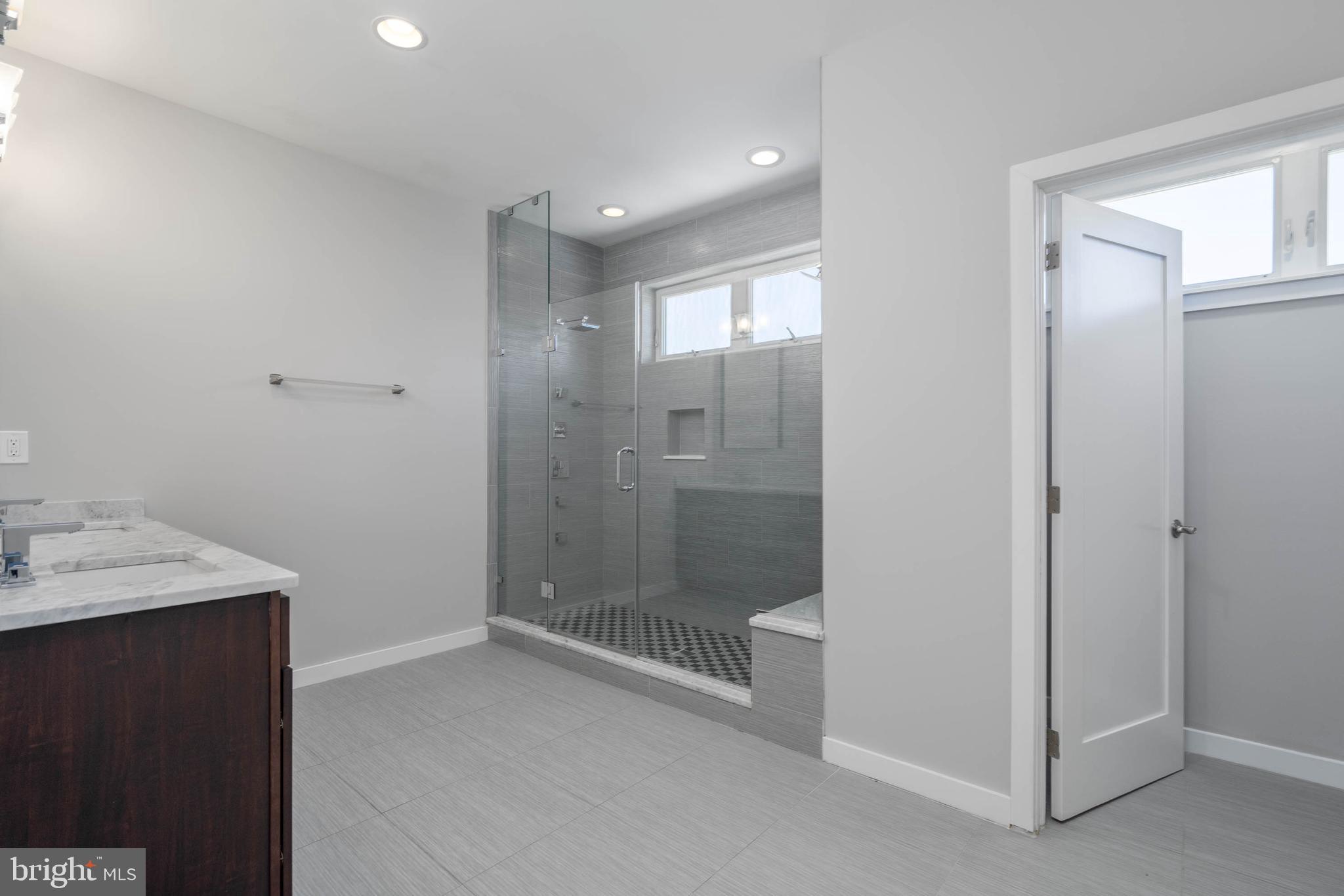 14 W Palmer St